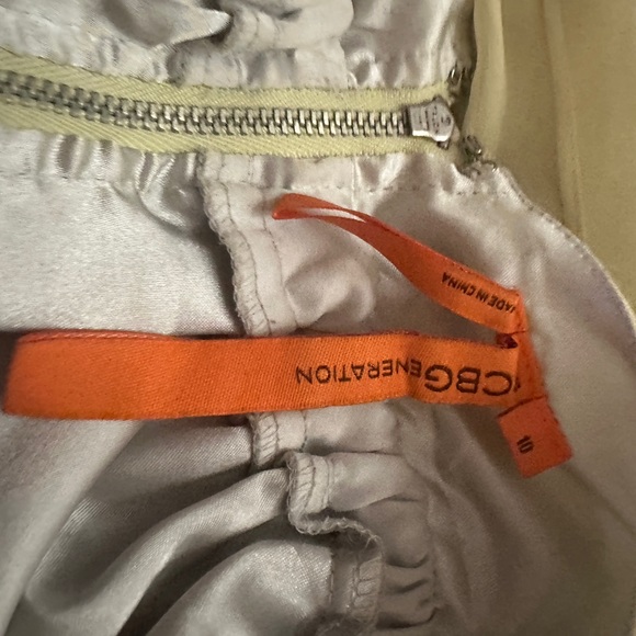 BCBGeneration Light Yellow color block Dress Sz 10 - Picture 5 of 7